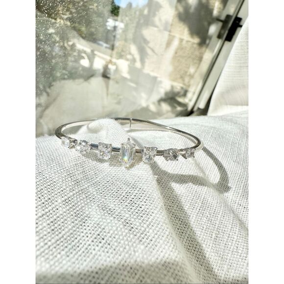 Nadri statement cubic zirconia bangle bracelet - Picture 1 of 11